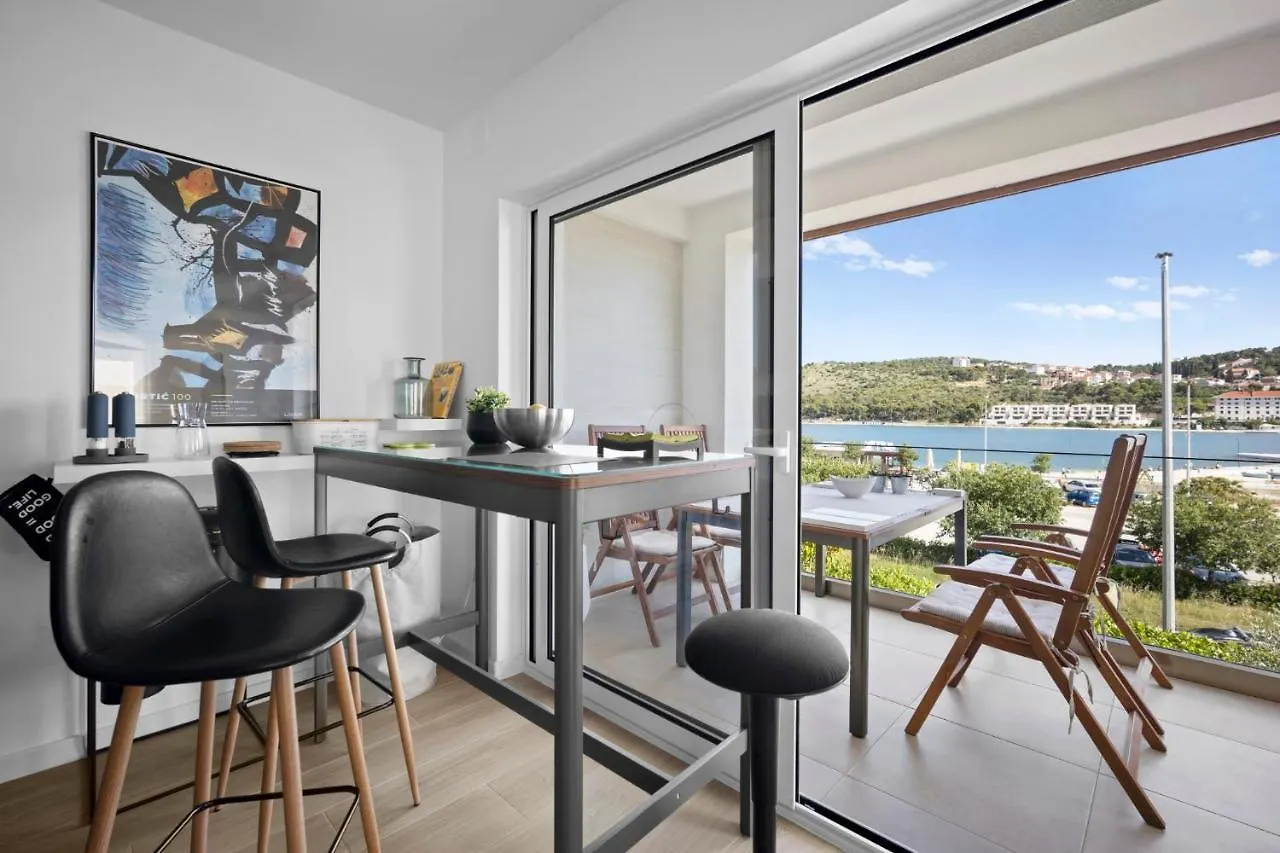 Urban Loft Next To The Beach location