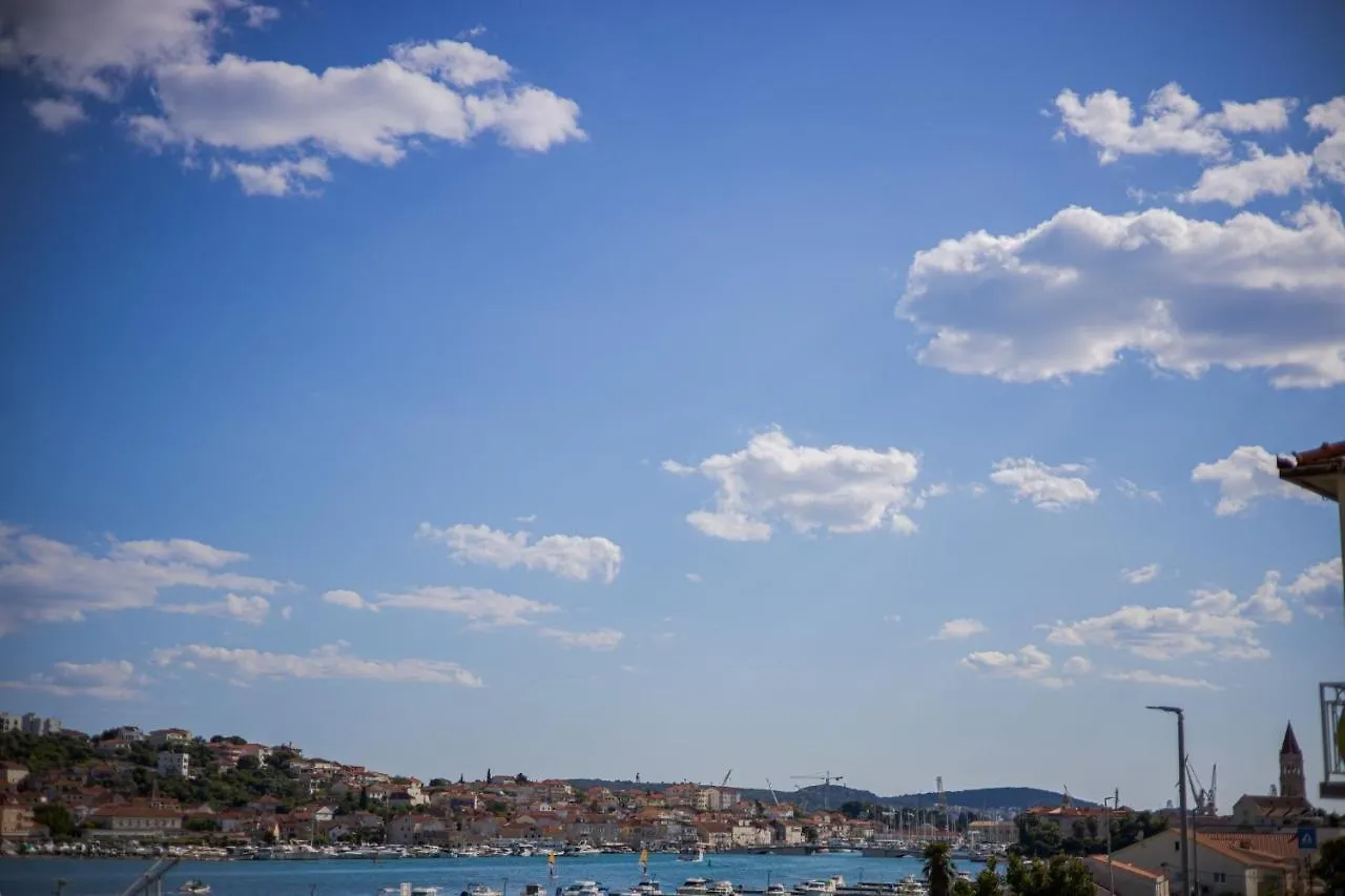 Apartment Urban Loft Next To The Beach Trogir Croatia